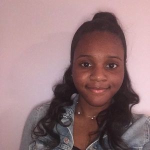 Meet your Posher, Danielle